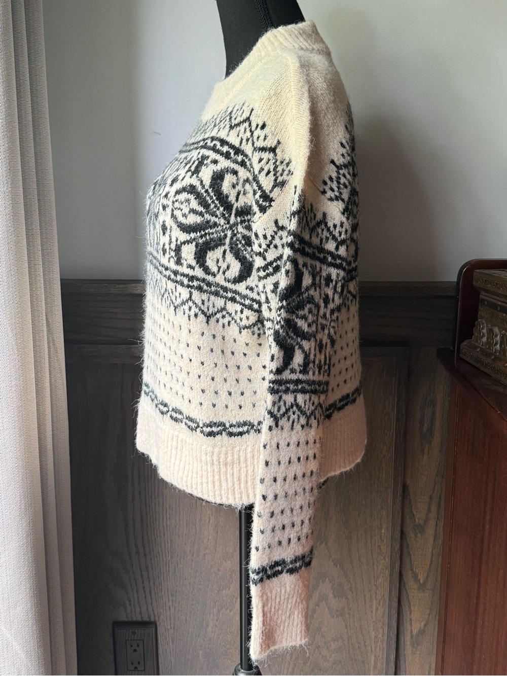 Universal Thread Cream & Black Fair Isle Crewneck Sweater - Picture 3 of 8